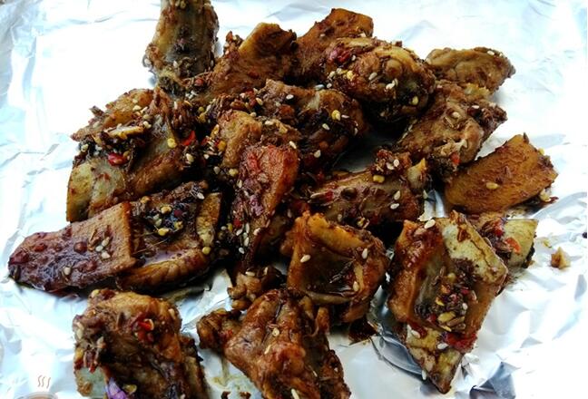 美食河南——孜然烤排骨 