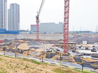 郑州地王吸金术：3亿只挖了个坑 购房人钱房两空(组图)