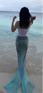 杨钰莹示范45岁女人应该有的女人味