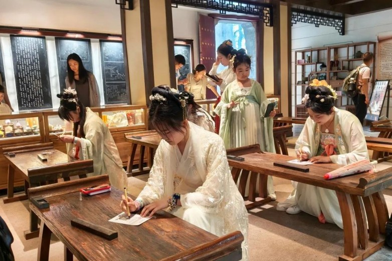 开封市民期待的免费高雅夜生活来啦！