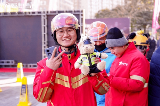 为爱充能 力挺征程:首家爱玛马赫“骑手之家”正式开业,赋能千万骑手出行 为爱充能 力挺征程:首家爱玛马赫“骑手之家”正式开业,赋能千万骑手出行